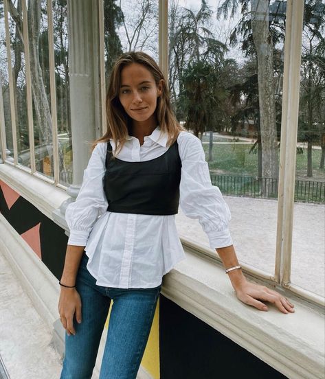 Layer White Button Down Shirt, White Blouse Layering Outfit, Corset Top Over White Shirt, Cropped Collared Shirt Outfit, Denim Corset Outfit, Outfit With Corset, White Button Down Outfit, Cottage Dark, White Blouse Outfit