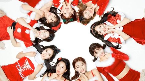 Twice❤️ K Pop Christmas, Twice Christmas, Christmas Kpop, Kpop Christmas, C Clown, Twice Photoshoot, Twice Jungyeon, Funny Morning Pictures, Anything For You