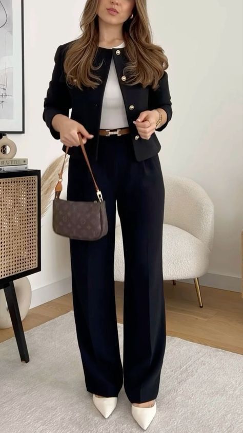 Outfit Kantor, Outfit Formal Mujer, Old Money Fashion, Professional Outfit, Business Wardrobe, Money Fashion, Professional Outfits Women, Corporate Style, Corporate Outfits