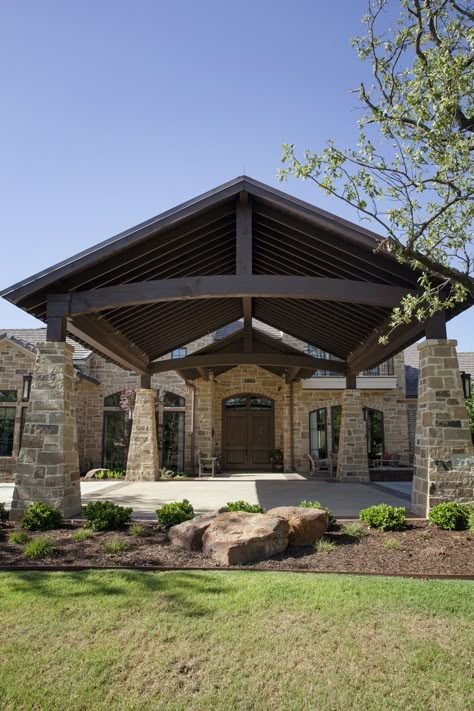 Stone Front Barndominium, Craftsman Porte Cochere, Porte Cochere Design, Stone Portico Front Entrances, Covered Driveway Entrance, Porte Cochere Driveway, Modern Carport Designs, Covered Driveway, Modern Shed Plans