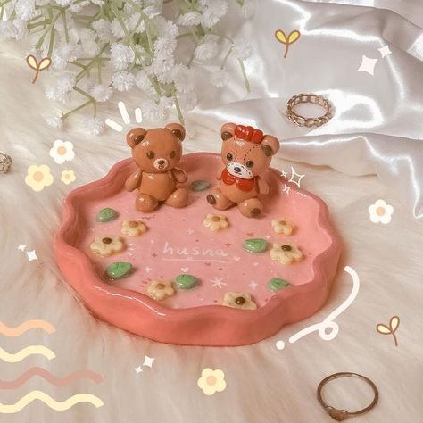 Kawaii Clay Trinket Dish, Diy Clay Creations, Dog Trinket Dish, Clay Cute Crafts, Clay Trinket Ideas, Cute Clay Trays, Diy Clay Trinket Dish, Diy For Sister, Kawaii Ceramics