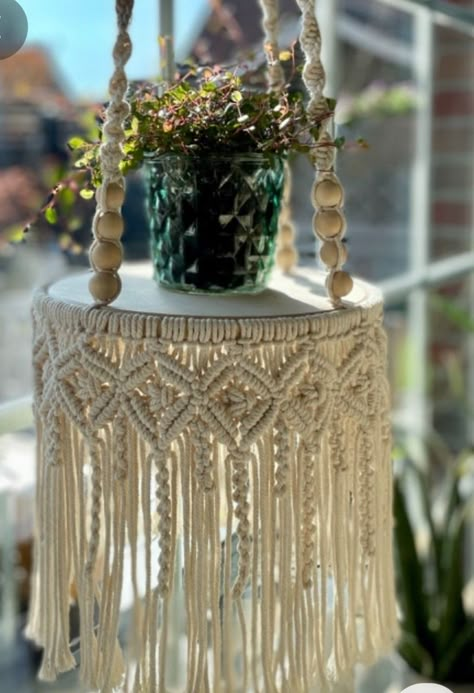 فن النسيج, Macrame Shelf, Macrame Plant Hanger Patterns, Makramee Diy, Macrame Knots Pattern, Macrame Wall Hanging Patterns, Mini Macrame, Macrame Hanger, Viria