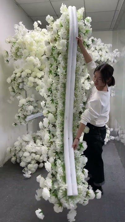 Backdrops For Wedding Ceremony, Christmas Floral Arch, Hanging Floral Wedding, Church Decorations Wedding, Event Table Decorations, Flower Runner Wedding, Aka Party, Wedding Arch Diy, Floral Backdrop Wedding