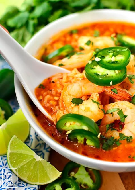 Spicy Shrimp Soup - Iowa Girl Eats Potsticker Noodles, Spicy Shrimp Soup, Basil Risotto, Garlic Noodle, Shrimp Soup Recipes, Care Meals, Dog Muffins, Soup Video, Clean Eating Guide