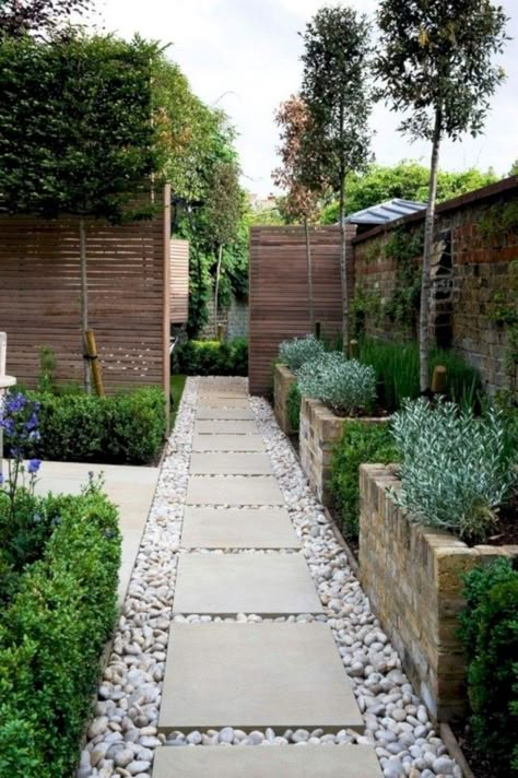 20 WONDERFUL GARDEN DESIGN IDEAS FOR SMALL SPACE #garden #gardendesign #gardenideas Small Backyard Garden Design, Stone Walkways, Small Backyard Gardens, Cottage Garden Plants, Stone Path, Have Inspiration, Backyard Garden Design, House Landscape, Side Yard