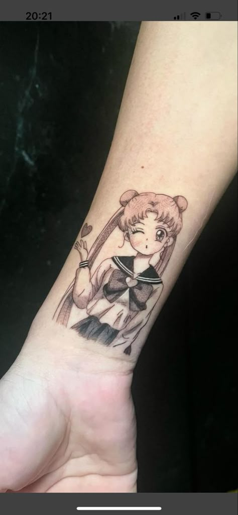 Anime Tattoos Sailor Moon, Luna Sailor Moon Tattoo, Sailor Jupiter Tattoo, Sailor Moon Tattoo Ideas, Tattoo Sailor, Black Work Tattoo, Saylor Moon, Random Tattoos, Floral Thigh Tattoos