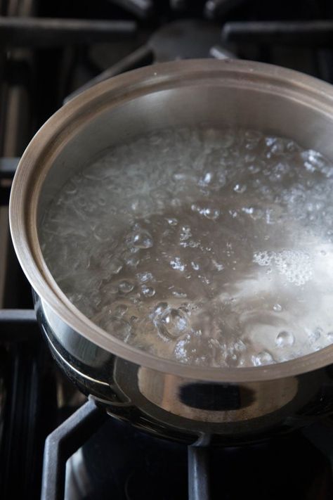 Boiling water What Is Quinoa, Food Reference, Kitchen Tricks, Healthy Weeknight Dinners, Kitchen Help, Water Boiling, Cooking 101, Cooking Hacks, Making Stuff