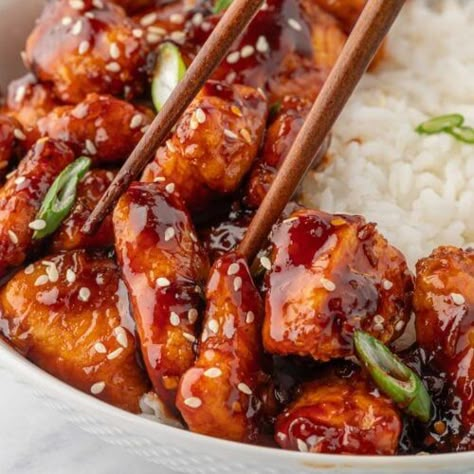 Best Gochujang Chicken Bites - Cookin' with Mima Gochujang Chicken Rice Bowl, Gochujang Baked Chicken, Asian Dinner Ideas Main Dishes, Crispy Gochujang Chicken, Gochujang Rice Bowl, Bulgogi Recipe Chicken, Spicy Gochujang Chicken, Gochujang Chicken Air Fryer, Honey Gochujang Chicken