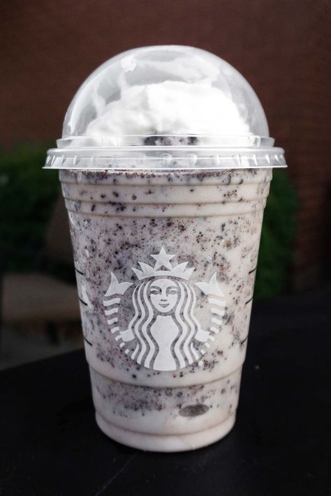 Cookies And Cream Starbucks Drink, Cookies And Cream Starbucks, Starbucks Cookies And Cream Frappuccino, Starbucks Cookies And Cream, Order Starbucks Drinks, Cookies And Cream Frappuccino, Michael Jordan Tattoo, Boozy Breakfast, Starbucks Caramel Drinks