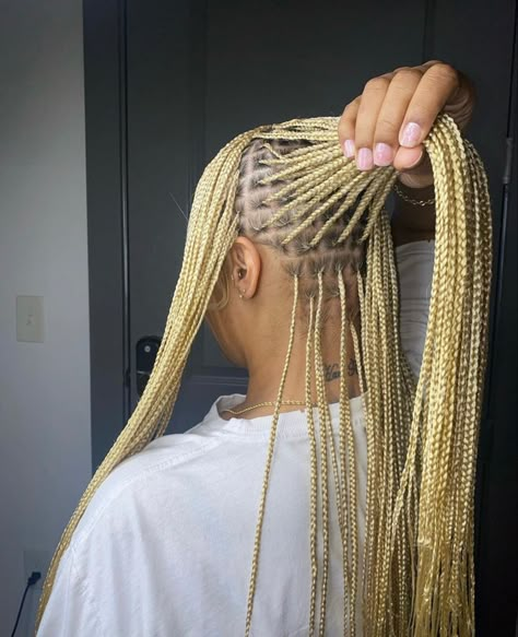 Gold Knotless Braids, Gold Box Braids, Box Dreads, Blonde Knotless Braids, Lemonade Braids Hairstyles, Hair Styles Natural, Blonde Box Braids, Boosting Confidence, Braids Hairstyles For Black Women