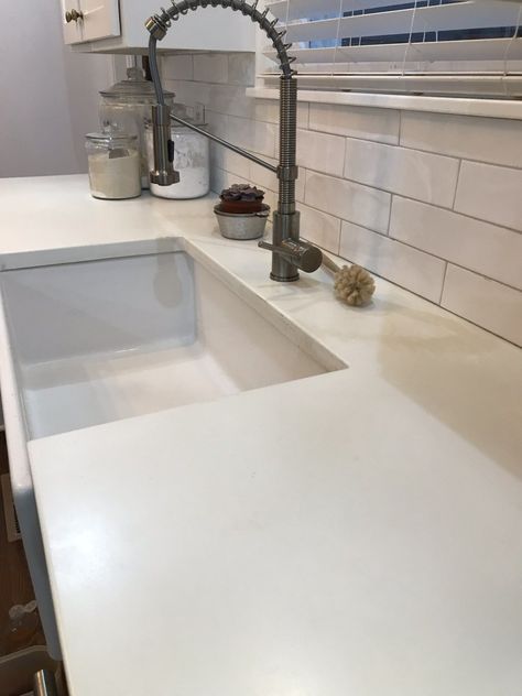 DIRECT COLORS: Everything White For DIY Concrete Countertops Colored Concrete Countertops, White Concrete Countertop, Countertops Wood, Kitchen Concrete, White Concrete Countertops, Concrete Countertops White, Countertops Concrete, Kitchen Remodel Countertops, Concrete Countertop