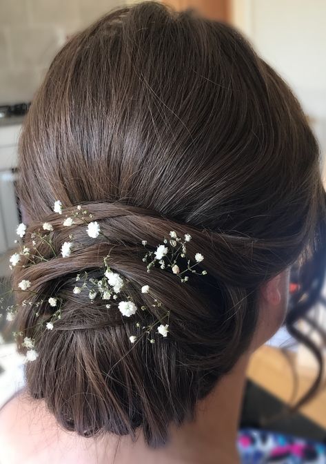 Mama Hairstyle, Bride Low Bun, Types Of Hair Bun, Bridesmaid Hair Messy, Bun Hair Clip, Hair Bun Design, Bun Design, Low Bun Hair, French Roll Hairstyle