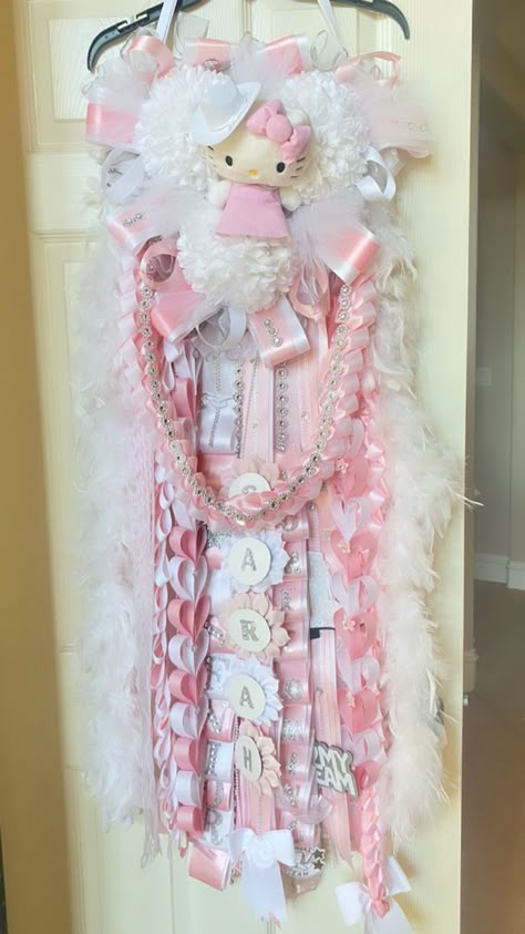 Senior Mums Homecoming Hello Kitty, Mum Homecoming Ideas Pink, Pink White And Gold Homecoming Mum, Pink And White Homecoming Mum, Pink And White Mums Hoco, Pink Hoco Mum, Cute Mums Homecoming, Small Hoco Mums, Pink Mums Homecoming Senior