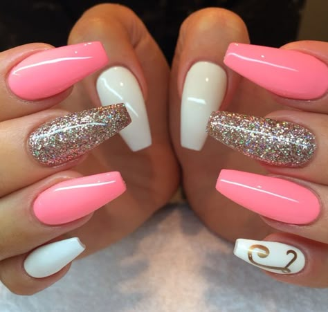 Preppy coffin nails Pretty Coffin Nail Designs, Pink And White Acrylic Nails, Emerald Nails, Peach Nails, White Acrylic Nails, Ballerina Nails, Nail Swag, Nails Toes, Nail It