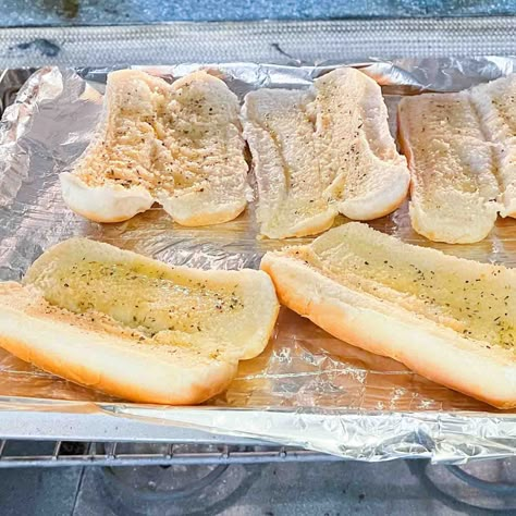 Garlic Bread Hot Dog Buns, Garlic Bread With Hot Dog Buns, Hot Dog Garlic Bread, Hot Dog Buns Leftover, Chicken Patty Parmesan Recipe, Chicken Patty Parmesan, Garlic Bread In Oven, Leftover Hot Dog Buns, Toasted Hot Dog Buns