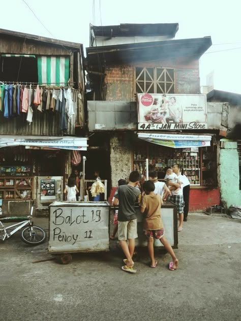 Philippines Aesthetic, Street Photography Model, Streets Photography, Old Manila, Philippine Holidays, City Streets Photography, Filipino Art, Philippine Art, Philippines Culture