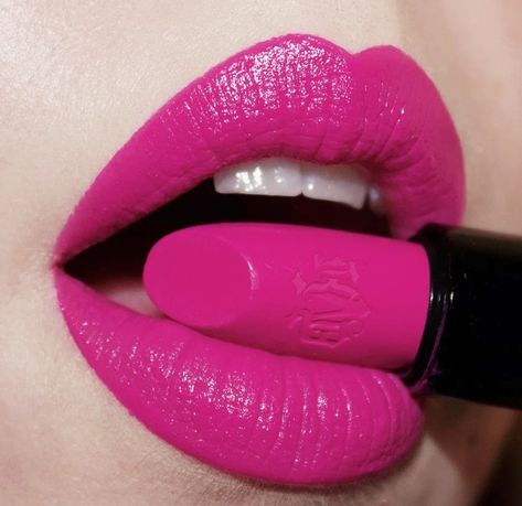 Liparts/lips and lipsticks/pink Hot Pink Lipstick Aesthetic, Lipstick On Lips, Fuschia Lipstick, Dreamy Hairstyles, Dark Pink Lipstick, Hot Pink Lipstick, Neon Lipstick, Fuchsia Lipstick, Bright Pink Lips