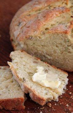 Irish Potato Bread - no yeast! Always looking for ways to use leftover mashed potatoes. Irish Potato Bread, Irish Cooking, Irish Potato, Whisky Drinks, A Loaf Of Bread, Irish Potatoes, Leftover Mashed Potatoes, Potato Bread, Loaf Of Bread