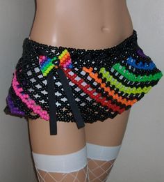 Kandi Outfits, Kandi Clothes, Kandi Creations, Kandi Diy, Rainbow Kandi, Kandi Inspiration, Rave Party Outfit, Raver Outfits, Kandi Rave