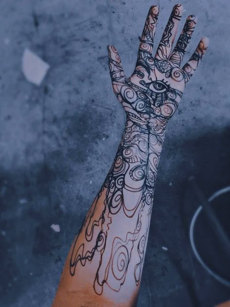 Feyre Spine Tattoo, Feyre Cosplay, Saga Acotar, Frost And Starlight, Swirl Tattoo, Acotar Aesthetic, Acotar And Tog, Court Of Wings And Ruin, Bookish Tattoos