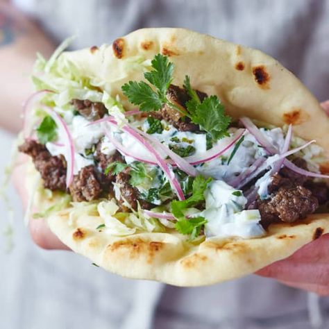 Naan Wraps, Dinner Cheap, Cucumber Raita, Beef Food Recipes, Recipes With Naan Bread, Lamb Burgers, Naan Recipe, Weeknight Dinner Recipes Easy, Sloppy Joe