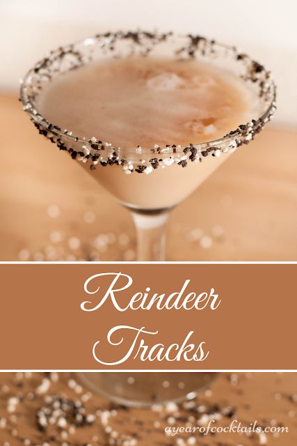 Reindeer Tracks mixes chocolate and hazelnut flavors to bring you a great tasting cocktail. Cookies And Cream Martini, Christmas Chocolate Martini, Reindeer Tracks Martini, Reindeer Recipes, Creme De Cocoa Drink Recipes, Thanksgiving Martini, Chocolate Cream Liqueur Recipe, Reindeer Tracks, Frozen Hot Chocolate Martini Delish