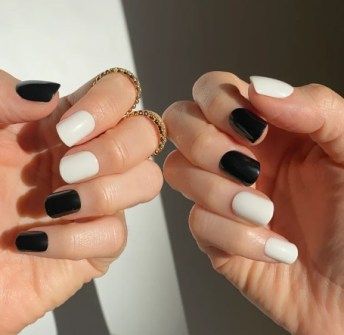 67 Timeless elegant Black and white nail designs - miss mv Short Black Nails With Accent Nail, Black And White Nails Men, Black And White Dip Nails, Short Nail Designs Black And White, Black Nails Natural, Short Nails Squoval, Short Black And White Nails, Black And White Short Nails, Black Manicure Short