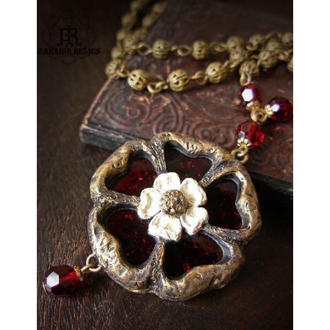 Tudor Rose Stained Glass Gothic Window Necklace ❤ liked on Polyvore featuring jewelry, necklaces, long necklaces, adjustable chain necklace, vintage bead necklace, long pendant necklace and beaded necklaces Stained Glass Gothic, Era Victoria, Gothic Window, Tudor Fashion, Tudor Dynasty, Gothic Windows, Tudor Era, King Henry Viii, Wars Of The Roses