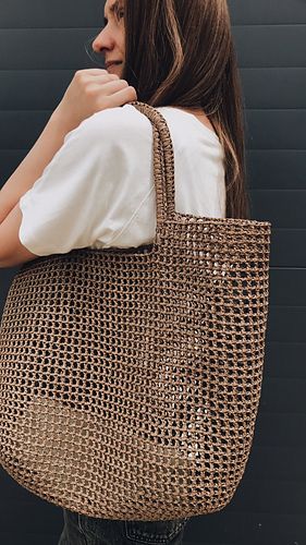 Raffia Net Bag pattern by Julia Kuznetsova Bag Shapes, Modern Crochet Blanket, Raffia Crochet, Bags 2024, Bag Pattern Free, Crochet Handbag, Net Bag, Modern Crochet, Raffia Bag