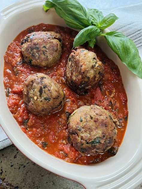 Sicilian Eggplant Meatballs without meat (Polpette di Melanzane) Sicilian Eggplant, Eggplant Meatballs, Bucatini Pasta, Tender Meatballs, Pecorino Romano Cheese, Eggplant Dishes, Pecorino Romano, Romano Cheese, Unique Handbag