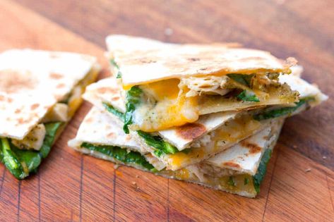 Pesto Chicken Quesadillas Easy Quesadilla, Quesadilla Recipes Easy, Homemade Pesto Recipe, Chicken Quesadilla Recipe, Chicken Pesto, Cheese Quesadilla, Quesadilla Recipes, Homemade Pesto, Chicken Quesadillas