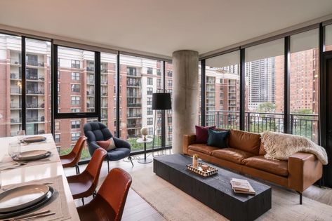 Inside Chicago’s new Aurélien apartments - Curbed Chicago Chicago Apartment Decor, Downtown Living Room, Sims Design, Chicago Condos, Chicago Interiors, Marina City, Office Layouts, Home Office Layouts, Downtown Living