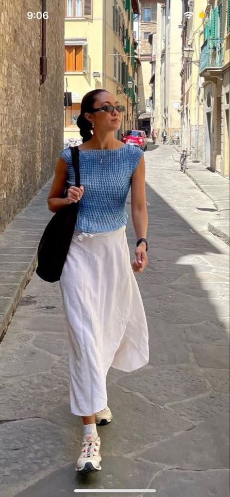 European Outfit Inspiration, Easy Fancy Outfits, Modern Summer Outfits, Pool Party Vibes, Blue Popcorn, Sleek Braid, Model Chic, Japan Outfits, White Maxi Skirt