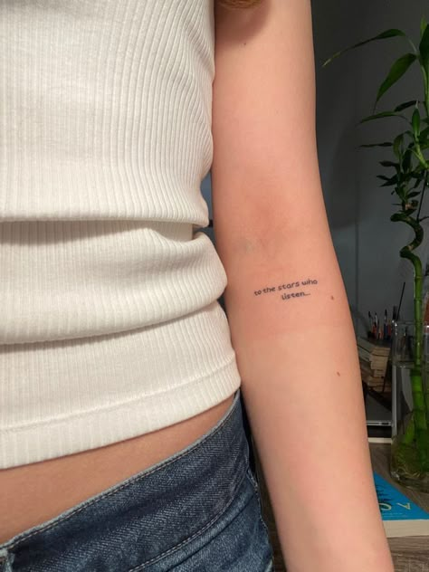 Reader Tattoo, Tattoos Japanese, Bookish Tattoos, Small Pretty Tattoos, Petite Tattoos, Tattoo Care, Inspiration Tattoo, Small Hand Tattoos, Japanese Tattoos