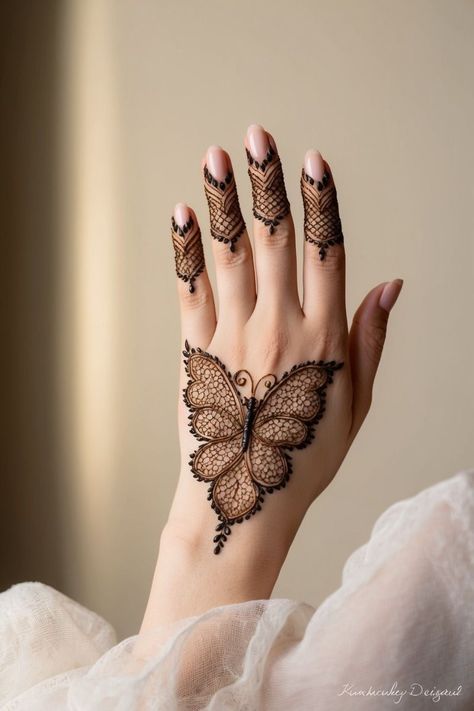 Finger Mehendi Designs Aesthetic, Simple Butterfly Mehndi Designs, Mehndi Cute Designs, Fine Mehndi Designs, Mehendi Butterfly Design, Back Hand Aesthetic Mehendi, Aesthetic Mehendi Back Hands Simple, Mehandi Designs Butterfly, Simple Aesthetic Mehandi Design Hand