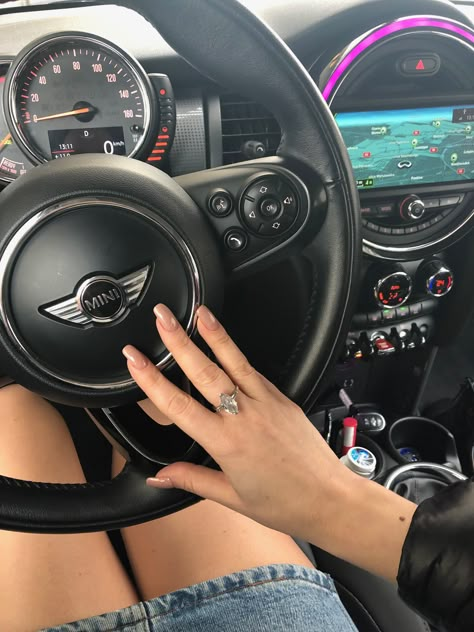 Mini Cooper Wallpaper, Mini Cooper Accessories, Mini Cooper Interior, Face Makeup Ideas, Prettiest Celebrities, Mini Copper, Mini Cooper Countryman, Girly Car, Mini Coopers