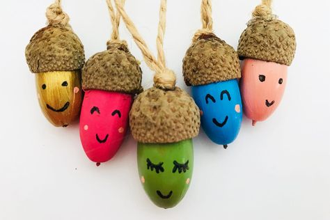 Little acorn people - Arts + Crafts - Mas & Pas Grateful Crafts, Crafts With Acorns, Acorn Crafts For Kids, Thanksgiving Crafts Kids, Autumn Crafts For Kids, Gratitude Crafts, Acorn People, Acorn Craft, Leaf Lantern