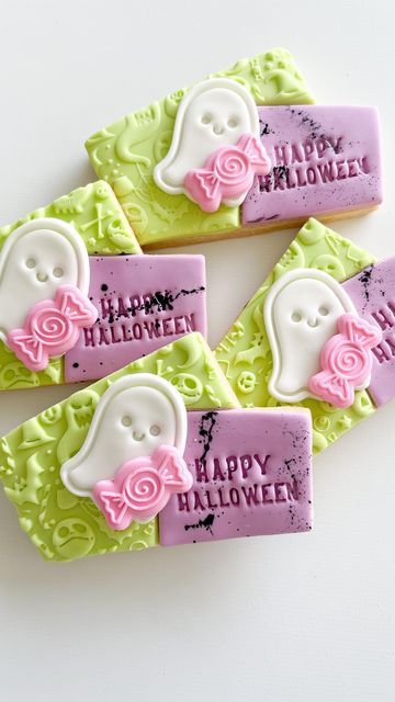 Spooky Cookies, Spooky Pattern, Fondant Cookies, Little Ghost, Fondant Decorations, Fake Bake, Halloween Cookies, Edible Art, Birthday Cookies