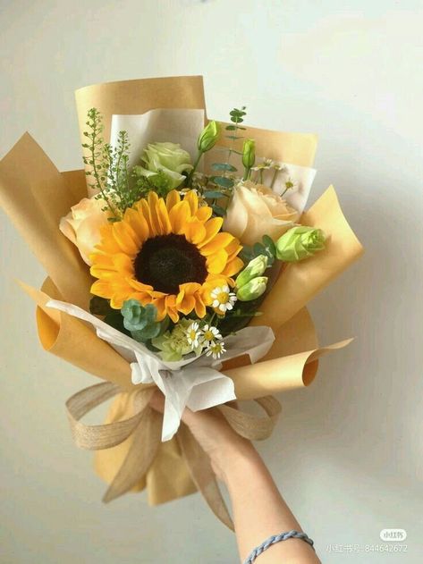 Flower Bouquet Sunflower, Single Flower Bouquet, Mini Bouquets, Flower Boquet, Diy Bouquet Wrap, Luxury Flower Bouquets, Mini Bouquet, Sunflower Bouquet, Flower Bouquet Diy