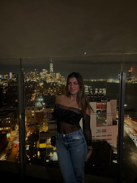 New york, weekend, rooftop, upper east side, night out outfit Rooftop Party Outfit Night, Rooftop Dinner Outfit, Rooftop Outfit Night, Rooftop Party Outfit, Rooftop Bar Outfit, Party Outfit College, Party Outfits Night, Rooftop Party, Outfit College