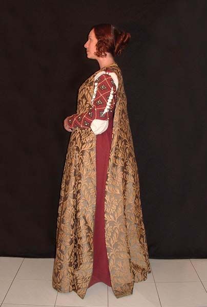 15 Century Fashion, Geeky Costumes, Italian Costume, Italian Dresses, Medieval Garb, Medieval Clothes, Medieval Costume, Century Clothing, Medieval Clothing