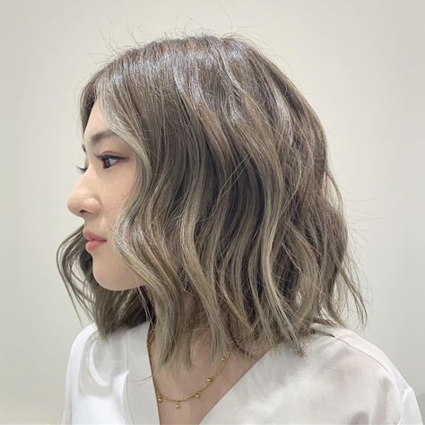 Iced out ❄️ ✨ Using Japanese botanical vegan color #huegloss they have the best ash tones, so in love with this one💙 #haircolor… Milk Tea Hair Color Asian Short Hair, Asian Hair Bob, Ash Blonde Short Hair, Asian Hairstyles, Haircuts Short Hair, Hair Change, Blonde Lob, Blonde Asian, Medium Hair Styles For Women