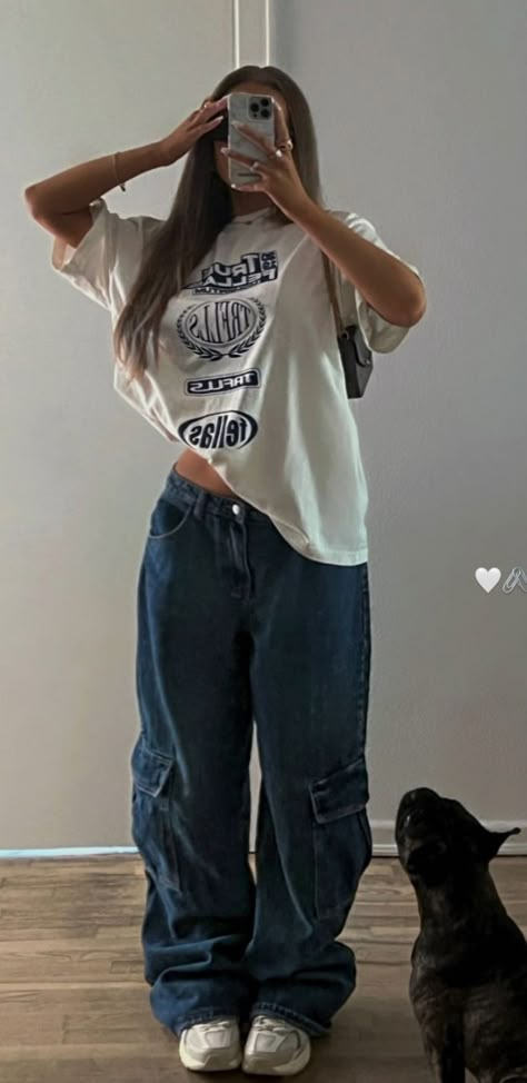 Model Everyday Outfits, Outfit Inspirations Tomboy, 2024 Teen Fashion, Baggy Summer Fits Women, Baggy Spring Outfit, Clean Basic Outfit, Teen Style 2024, Teen Girl Outfits 2024, Baggy Top Outfit