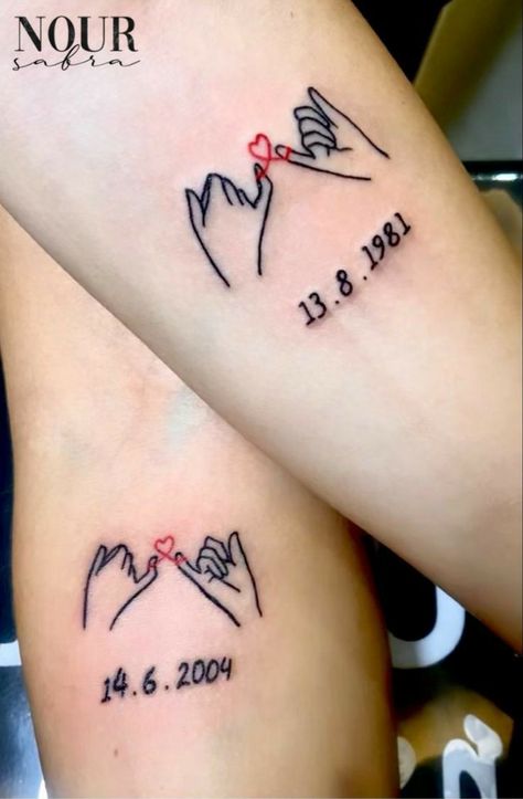 Tattoo Mom Daughter, Tattoo Partner, Matching Symbols, Best Friend Tattoo Ideas, Friend Tattoo Ideas, Mommy Daughter Tattoos, Mama And Daughter, Best Friend Tattoo, Tattoo Mom