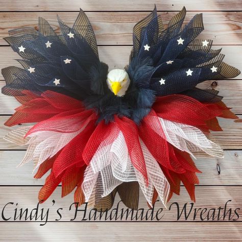 Eagle Wreath Diy, Cross Wreaths, Eagle Wreath, Cemetery Ideas, Cowboys Wreath, American Wreath, Moon Wreath, Deco Mesh Crafts, Deco Mesh Wreaths Tutorials