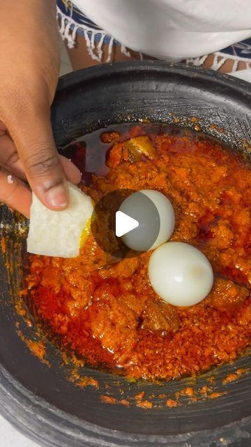 Thee Beni 🇳🇬🇬🇭 on Instagram: "Let’s prepare this GHANAIAN DELICACY together - Peanut Gravy with Boiled Yam… #foodforthegods 😂 Fresh Pepper 🌶 Tomatoes 🍅 Onion 🧅 Groundnut 🥜 Salt 🧂 Kako - Salted Stockfish Red Oil #ghanafood #explore #cookwithbeni #foodforthegods" Food For The Gods, Ghana Food, Ghanaian Food, Gravy, Peanut, Stuffed Peppers