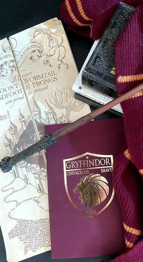 Gryfindoor Aesthetic, Gryffindor Party Aesthetic, This Or That Harry Potter, Hogwarts Aesthetic Gryffindor, Hogwarts Gryffindor Aesthetic, Griffindor Aesthetics, Harry Potter Gryffindor Aesthetic, Harry Potter Aesthetic Gryffindor, Gryffindor Aesthetic Wallpaper