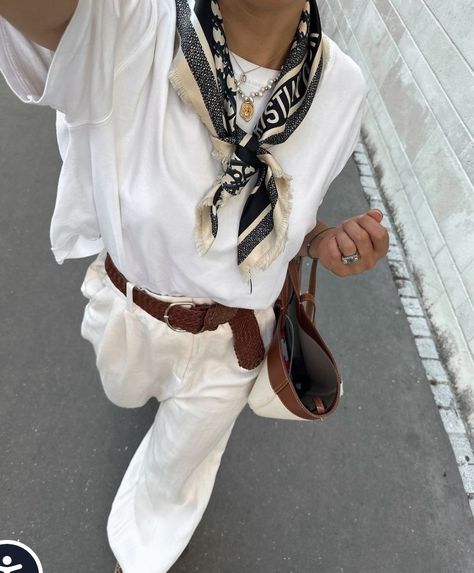 Neck Scarf Outfit, Silk Scarf Outfit, Silk Scarf Style, Scarf Outfit, Looks Street Style, 가을 패션, Looks Style, Mode Inspiration, Fashion Killa