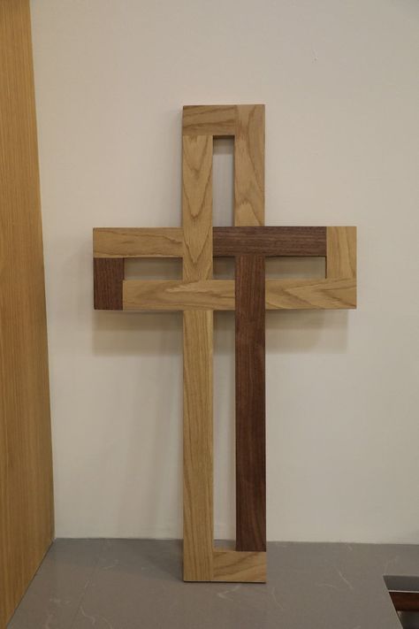 Small Woodworking Projects Etsy Wood Woodworking, Small Woodworking Projects That Sell, Wood Crosses Ideas, Small Wood Projects Awesome Ideas, Wooden Crosses Diy, Small Wood Projects Diy, Rustic Wood Cross, Diy Projects Wood, Wood Wall Cross