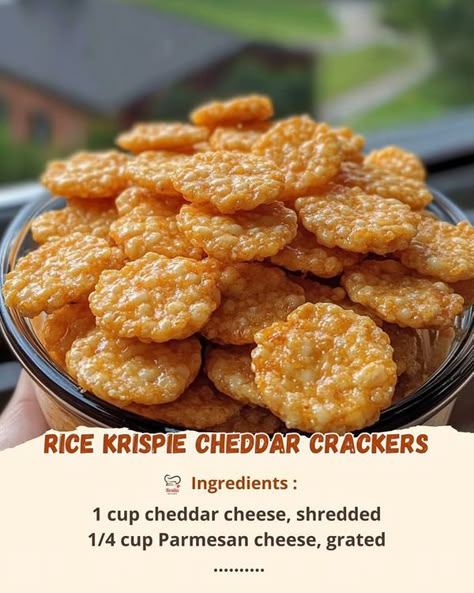 Rosita Recipes  - Rice Krispie Cheddar Crackers 🧀... Rice Krispie Crackers, Rice Krispy Cheese Crackers, Cheese Krispies, Rice Krispies Cereal, Homemade Cheese Crackers, Diner Food, Cheddar Crackers, Rice Krispie Cereal, Homemade Crackers